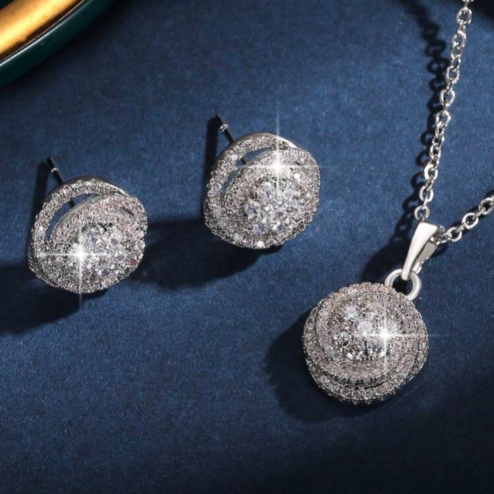 Elegant Silver Jewelry Set with Necklace and Earrings
